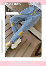 Load image into Gallery viewer, Girls Ripped Jeans For Kids New Spring Autumn Trousers Fashion Korea Style Vintage Hole Girl Embroidery Ankle-Length Denim Jeans