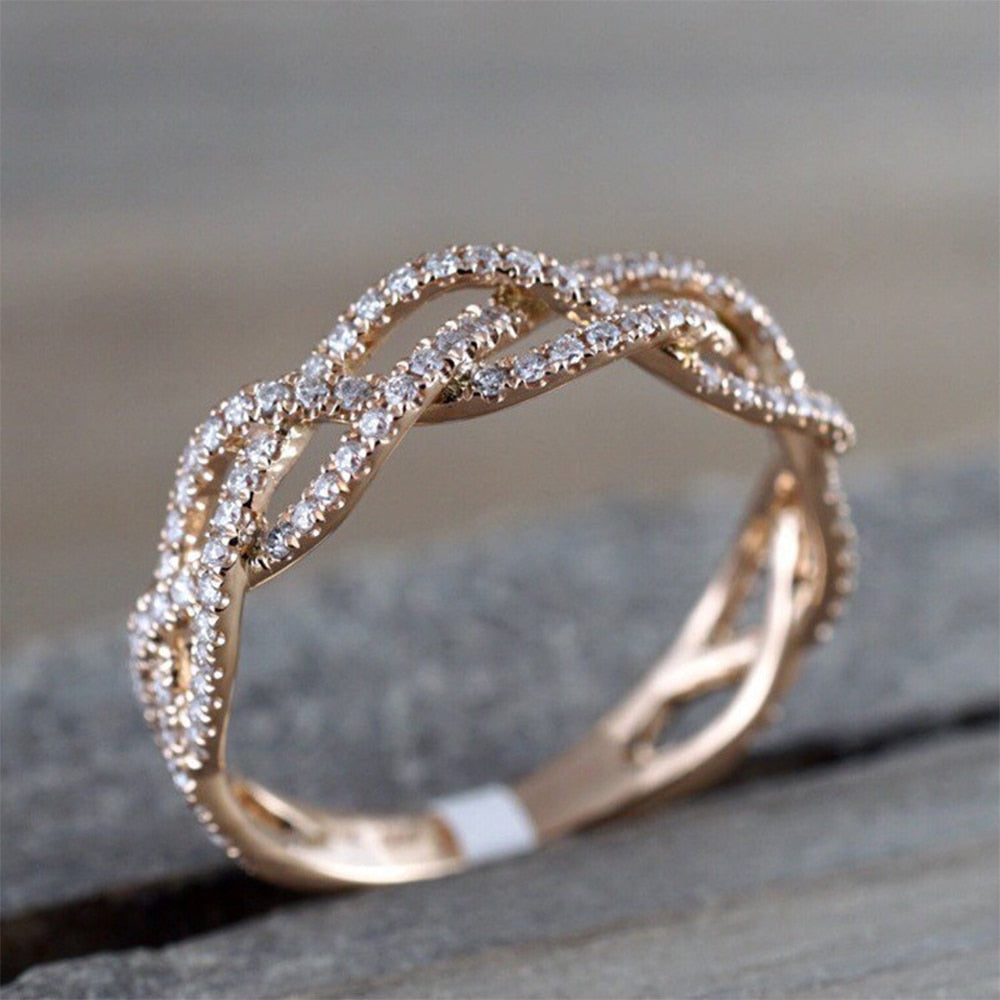 New Rose Gold Zircon Twist Geometric Ring Fashion Lady Luxury Cutout Design Wedding Party Ring Gift